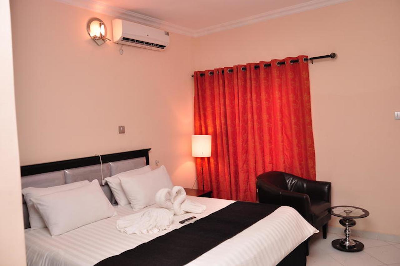 Grand Bank Link Hotel Otta Exterior foto